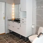 Seven-bedroom In Casa de Férias Bredebro