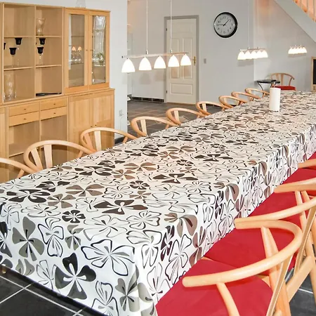 Seven-bedroom In Dom wakacyjny