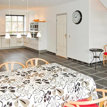 Dom wakacyjny Seven-bedroom In