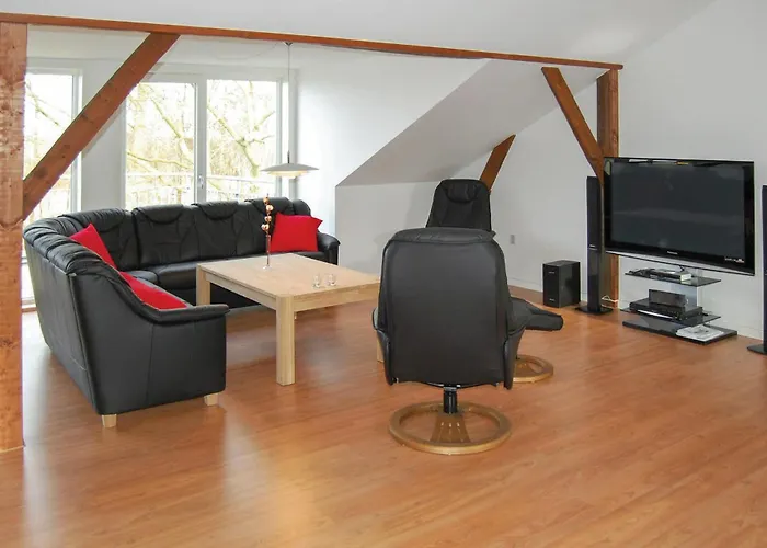 Seven-bedroom In Dom wakacyjny *