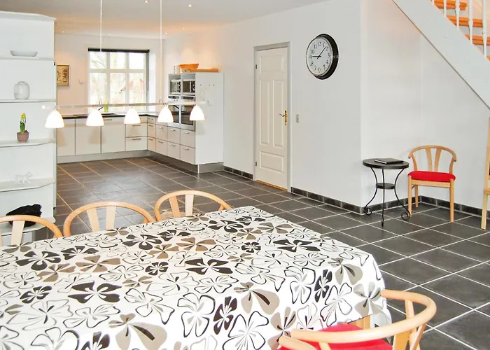 Dom wakacyjny Seven-bedroom In