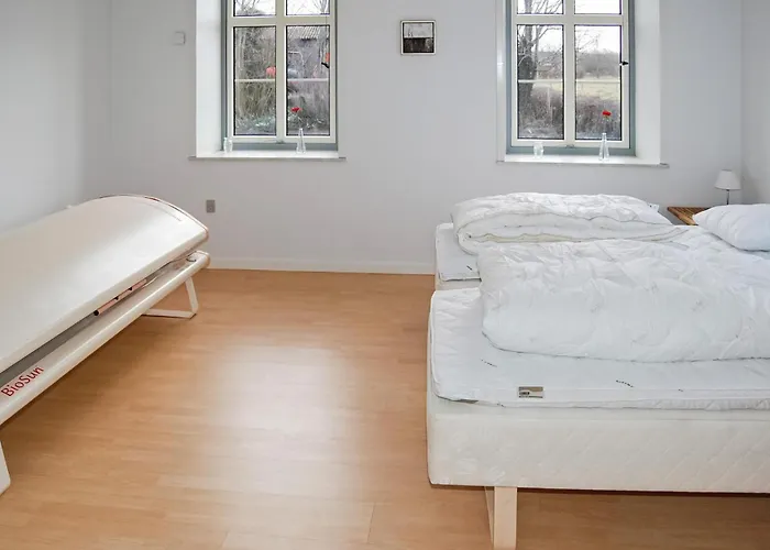 Seven-bedroom In