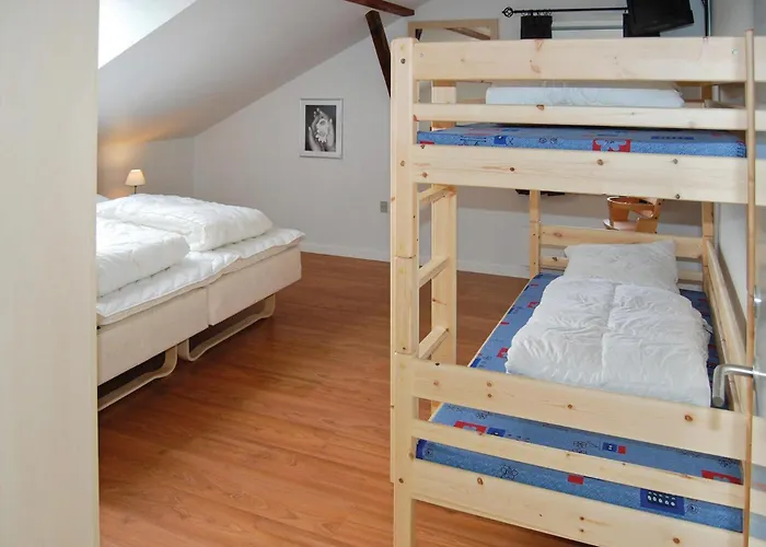 Seven-bedroom In Dom wakacyjny *