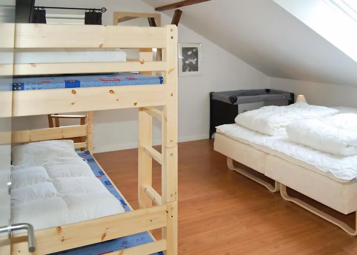Seven-bedroom In Dom wakacyjny